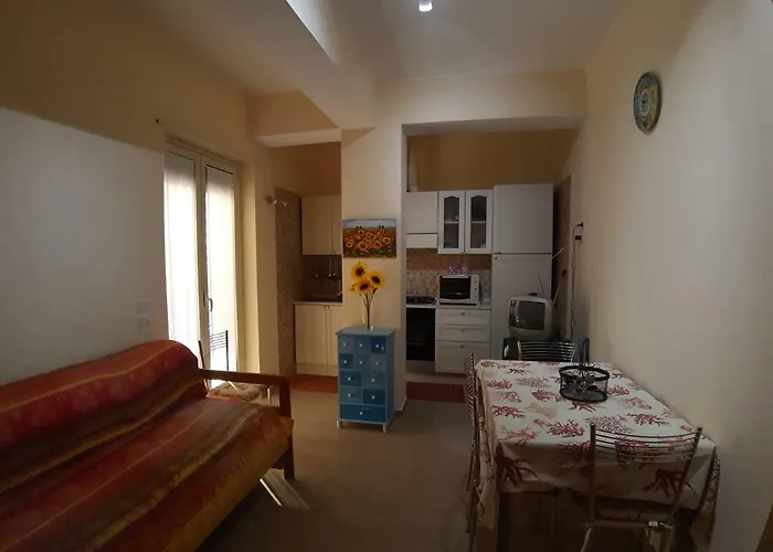 A Due Passi Dal Blu * מרינה די ג'ויוסה איוניקה