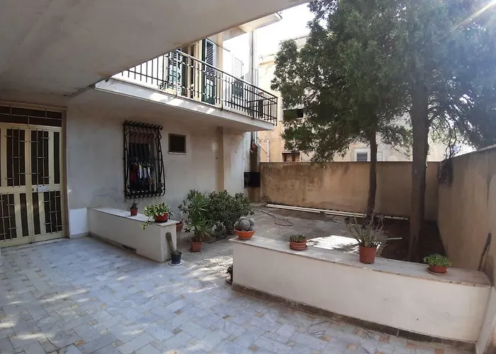 A Due Passi Dal Blu מרינה די ג'ויוסה איוניקה