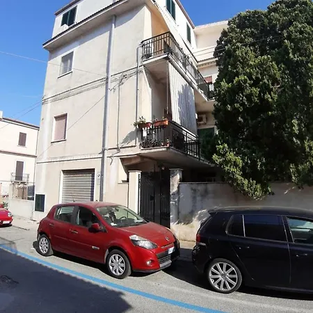 A Due Passi Dal Blu Apartment *